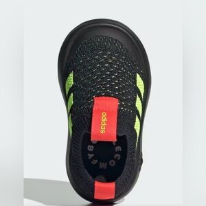 adidas BUBBLECOMFY SHOES KIDS 5.5